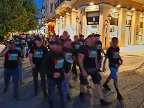 إحدى دوريات التضامن التي جعلت أحياء أثناء السياحية لإيصال رسالة الشعب اليوناني للسياح الصهاينة بشكل مباشر في الأسبوع الثاني من شهر تموز ٢٠٢٥